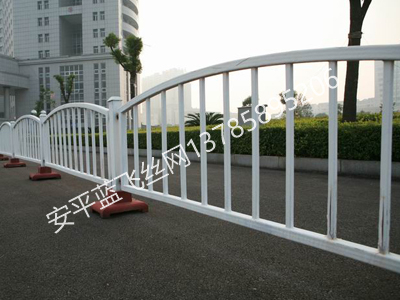 鋅鋼道路護(hù)欄-6.jpg