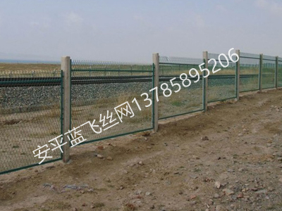 鐵路護欄網(wǎng)-5.jpg