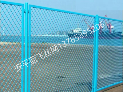 鋼板網(wǎng)護欄-3.jpg