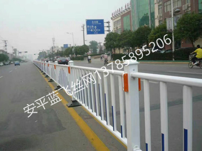 鋅鋼道路護(hù)欄-5.jpg