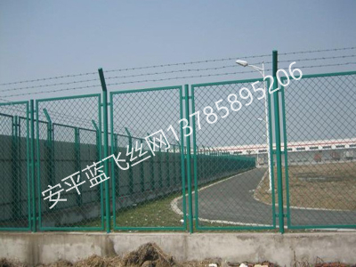 體育護(hù)欄網(wǎng)-1.jpg