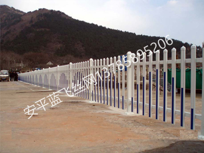 PVC護(hù)欄-1.jpg