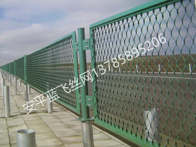公路護(hù)欄網(wǎng)-4.jpg