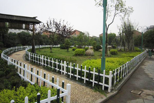 PVC草坪護欄-8.jpg